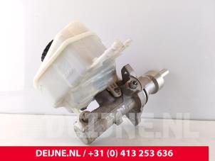 Gebruikte Hoofdremcilinder Volkswagen Crafter 2.5 TDI 30/32/35/46/50 Prijs € 60,50 Inclusief btw aangeboden door van Deijne Onderdelen Uden B.V.