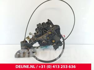 Volkswagen Transporter Schiebetür Schließmechanik links O285551 foto 2