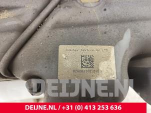 Renault Trafic Adblue Tank O285556 foto 2