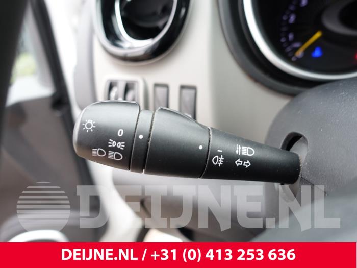 Renault Trafic Combischakelaar Stuurkolom O285584