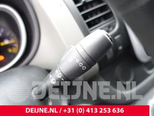 Renault Trafic Steering column stalk O285584 photo 2