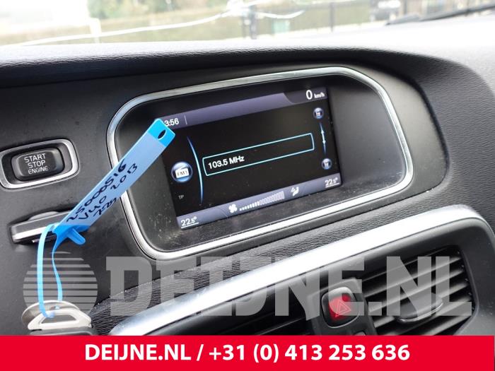 Gebruikte Display Interieur Volvo V40 (MV) 1.6 D2 Prijs op aanvraag aangeboden door van Deijne Onderdelen Uden B.V.