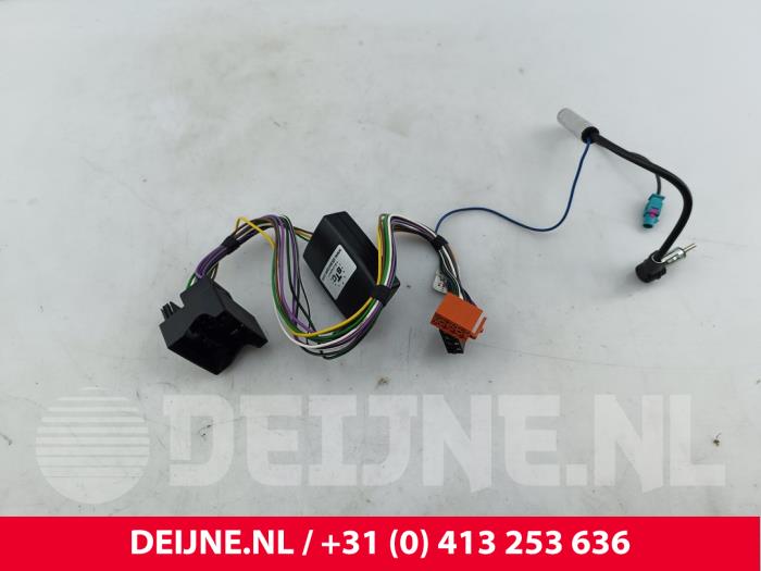 Volkswagen Diversen Steering wheel mounted radio control O286015