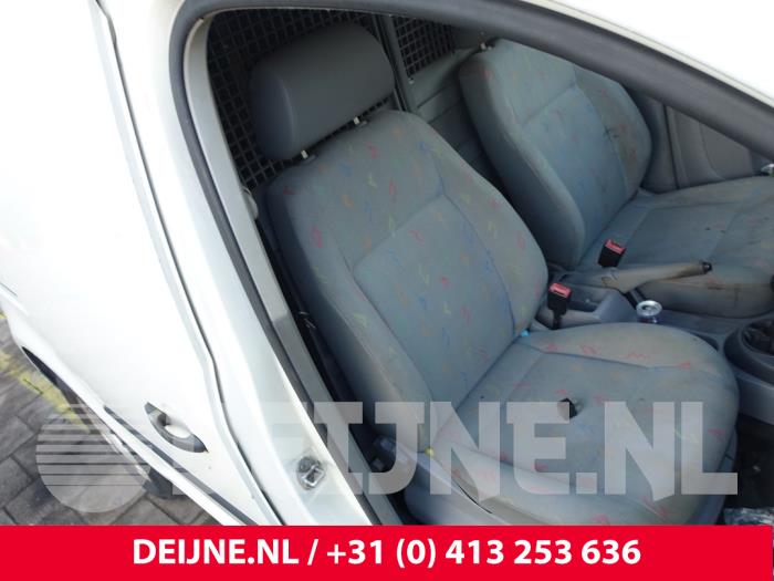 Volkswagen Caddy Stoel rechts O286004