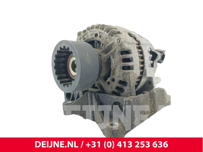 Gebruikte Alternator Volkswagen Transporter T5 2.5 TDi Prijs € 90,75 Inclusief btw aangeboden door van Deijne Onderdelen Uden B.V.