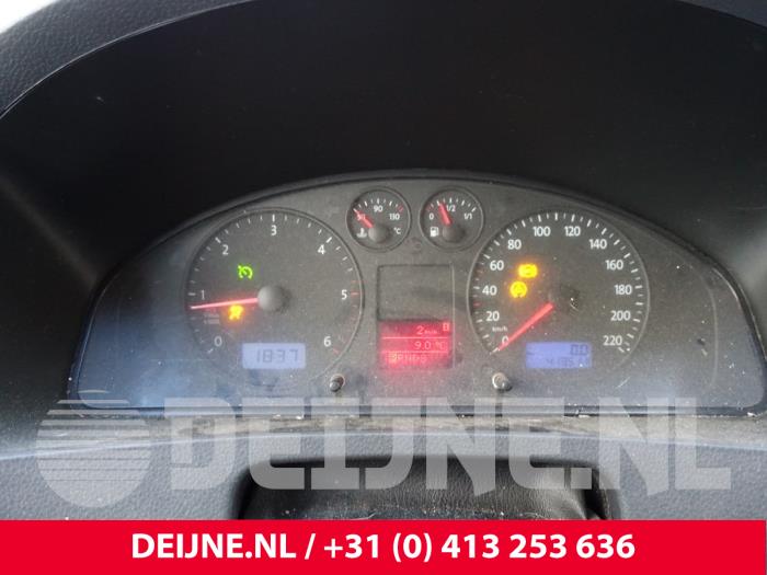 Volkswagen Transporter Tacho - Kombiinstrument KM O286170