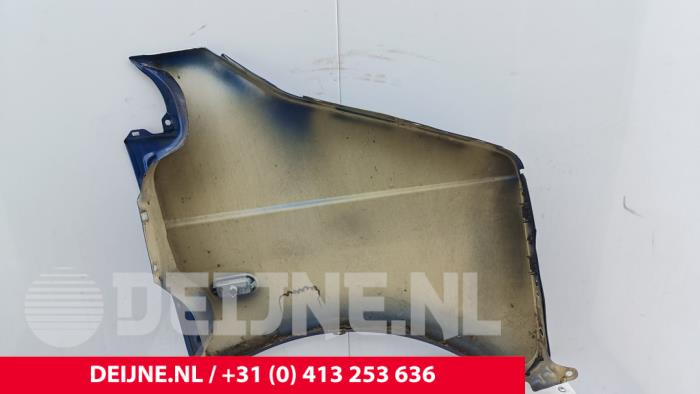 Scherm links-voor van een Volkswagen Transporter T5 2.5 TDi 2006