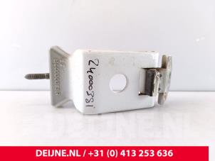 Renault Master Scharnier Tür links hinten O286244 foto 2