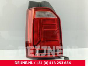 Gebruikte Achterlicht links Volkswagen Transporter T6 2.0 TDI 150 Prijs € 54,45 Inclusief btw aangeboden door van Deijne Onderdelen Uden B.V.