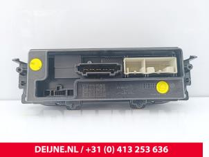 Volkswagen Transporter Kachel Bedieningspaneel O286345 foto 2