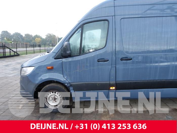 Mercedes Sprinter Tür 2-türig links O286415