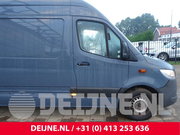 Mercedes Sprinter Door 2-door, right O286416