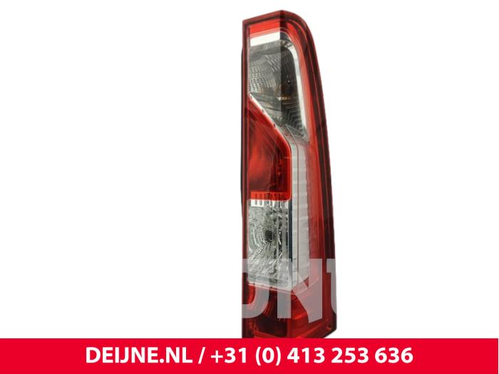 Renault Master Achterlicht links O286552