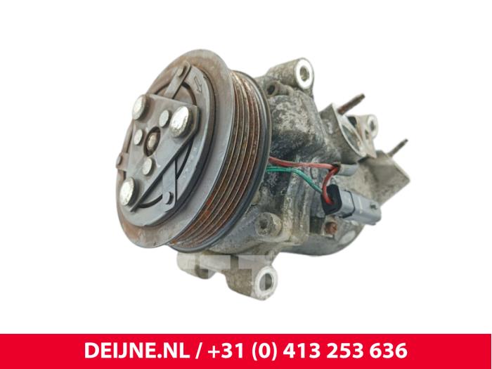Gebruikte Pomp Airco Opel Vivaro 2.0 CDTI 122 Prijs € 36,30 Inclusief btw aangeboden door van Deijne Onderdelen Uden B.V.