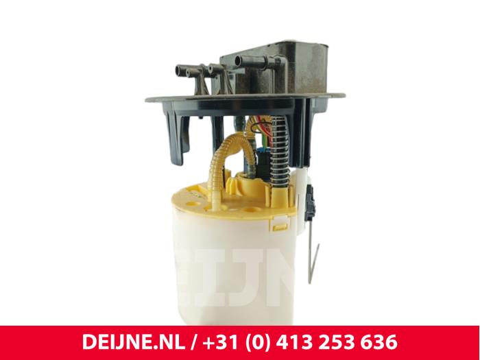 Gebruikte Tank element Pomp Opel Vivaro 2.0 CDTI 122 Prijs € 60,50 Inclusief btw aangeboden door van Deijne Onderdelen Uden B.V.