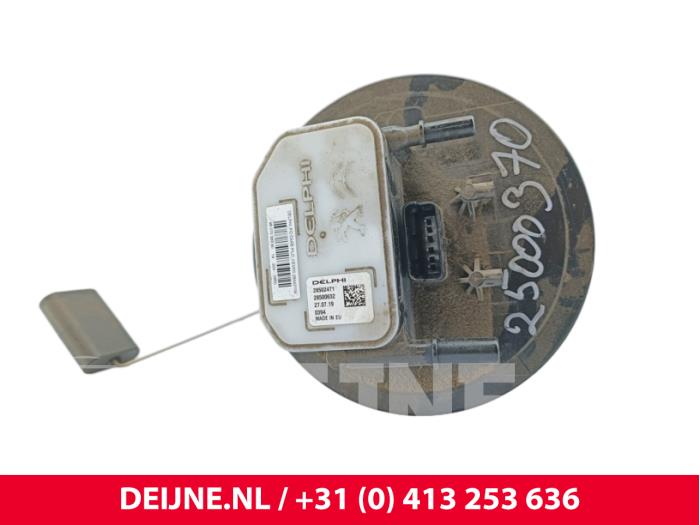 Tank element Pomp van een Opel Vivaro 2.0 CDTI 122 2020