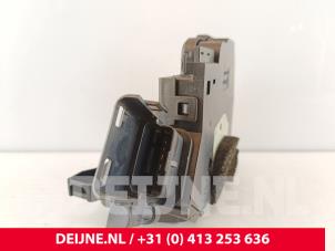 Opel Vivaro Schuifdeur Slotmechaniek rechts O286708 foto 3