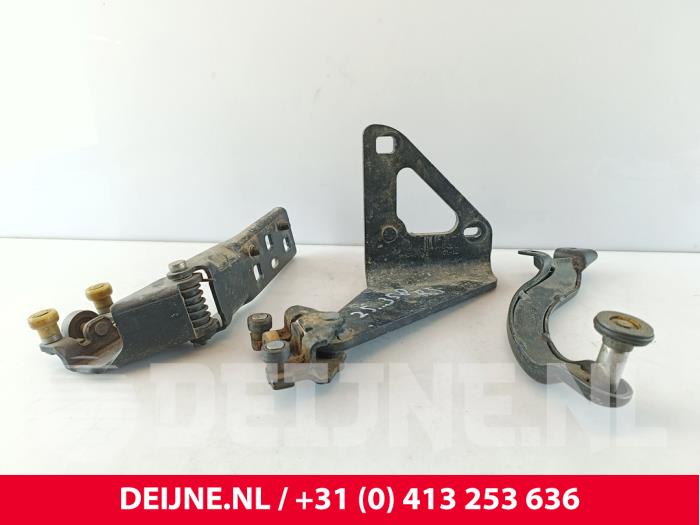 Opel Vivaro Schiebetürrolle rechts O286715