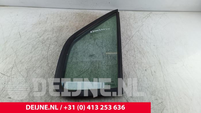 Iveco Daily Driehoeks Ruit links-voor O286954