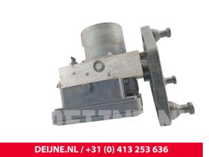 Mercedes Sprinter ABS pump O287001 photo 3