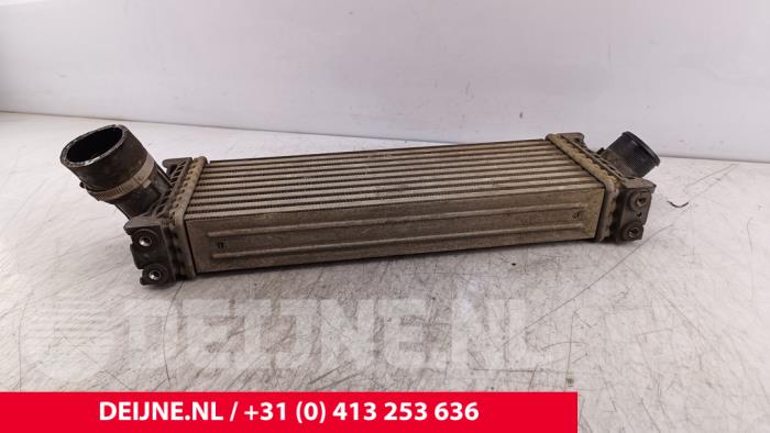 Intercooler van een Ford Transit 2.0 TDCi 16V Eco Blue 170 2017