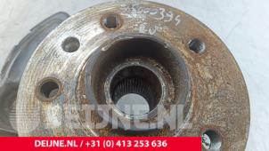 Volkswagen Crafter Fusee rechts-voor O287211 foto 2