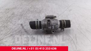 Nissan Interstar Thermostatgehäuse O287264 foto 3