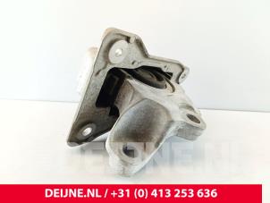 Volvo XC60 Engine mount O287307 photo 2