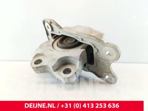 Gebruikte Motorrubber Volvo XC60 II (UZ) 2.0 B4 16V Mild Hybrid AWD Prijs € 40,00 Margeregeling aangeboden door van Deijne Onderdelen Uden B.V.