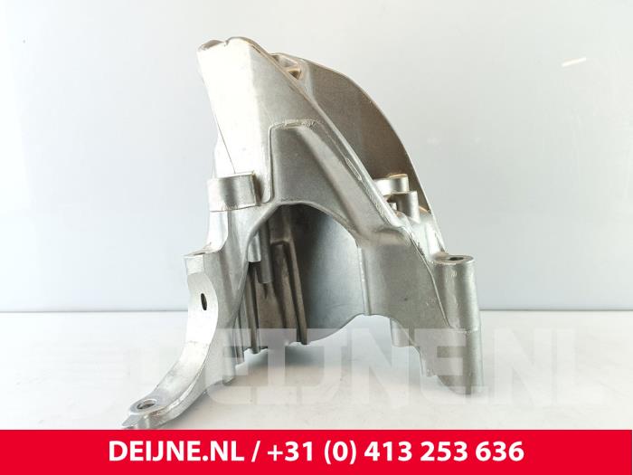 Gebruikte Motorsteun Volkswagen Crafter (SY) 2.0 TDI RWD Prijs € 36,30 Inclusief btw aangeboden door van Deijne Onderdelen Uden B.V.