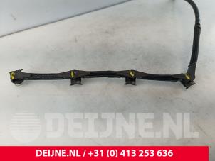 Volkswagen Crafter Brandstof retourleiding O287339 foto 2