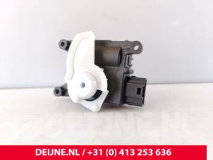 Opel Vivaro Heizventil Motor O287392 foto 2