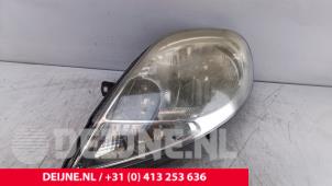 Gebruikte Koplamp links Opel Vivaro 2.0 CDTI Prijs € 42,35 Inclusief btw aangeboden door van Deijne Onderdelen Uden B.V.