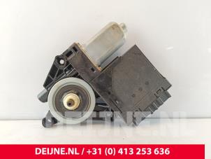 Volvo V90 Door window motor O287496 photo 2