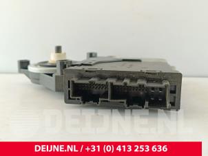 Volvo V90 Door window motor O287496 photo 3