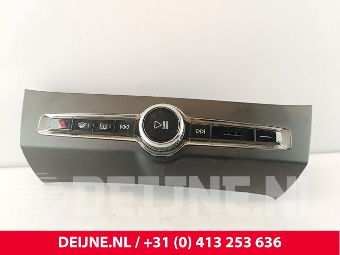 Volvo V90 Radiobedienfeld O287511
