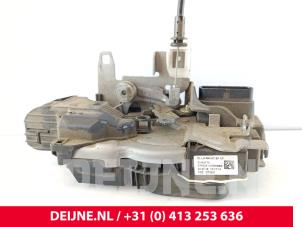 Volvo V90 Rear door lock mechanism 4-door, left O287512 photo 2