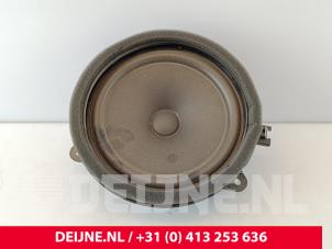 Gebruikte Speaker Volvo V90 II (PW) 2.0 D3 16V Prijs € 20,00 Margeregeling aangeboden door van Deijne Onderdelen Uden B.V.