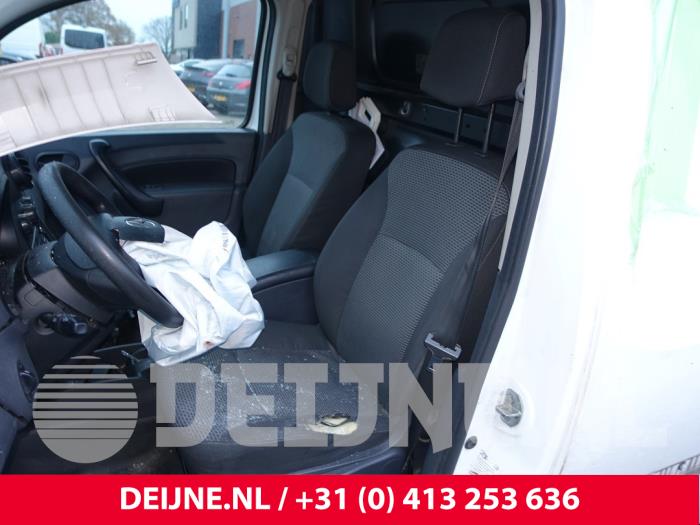 Mercedes Citan Sitz links O287973