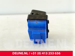 Volkswagen Caddy Zentralverriegelung Schalter O288051 foto 2