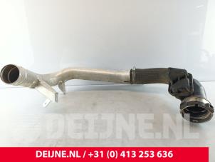 Gebruikte Intercooler Buis Volvo C70 (NC) 2.0 T 20V Prijs € 80,00 Margeregeling aangeboden door van Deijne Onderdelen Uden B.V.