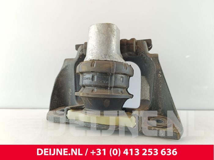 Gebruikte Motorsteun Volvo V60 II (ZW) 2.0 B4 16V Mild Hybrid Prijs € 45,00 Margeregeling aangeboden door van Deijne Onderdelen Uden B.V.
