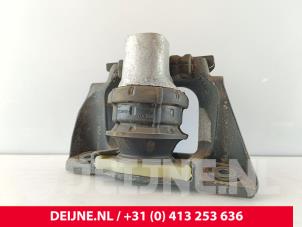 Gebruikte Motorrubber Volvo V60 II (ZW) 2.0 B4 16V Mild Hybrid Prijs € 45,00 Margeregeling aangeboden door van Deijne Onderdelen Uden B.V.