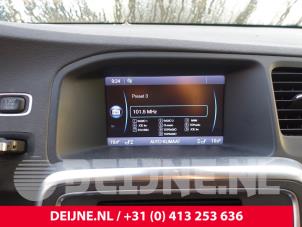 Gebruikte Display Interieur Volvo S60 II (FS) 2.0 D3 20V Prijs op aanvraag aangeboden door van Deijne Onderdelen Uden B.V.