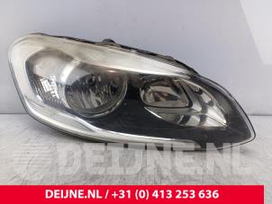 Gebruikte Koplamp rechts Volvo XC60 I (DZ) 2.0 D3 20V Prijs € 250,00 Margeregeling aangeboden door van Deijne Onderdelen Uden B.V.