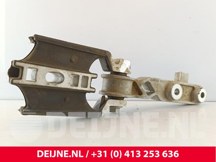 Gebruikte Motorrubber Volvo V60 II (ZW) 2.0 T6 16V Twin Engine Prijs € 15,00 Margeregeling aangeboden door van Deijne Onderdelen Uden B.V.