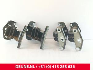 Gebruikte Scharnierset Renault Trafic (1FL/2FL/3FL/4FL) 1.6 dCi 120 Twin Turbo Prijs € 72,60 Inclusief btw aangeboden door van Deijne Onderdelen Uden B.V.