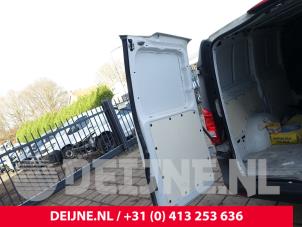 Mercedes Vito Minibus/van rear door O288536 photo 2