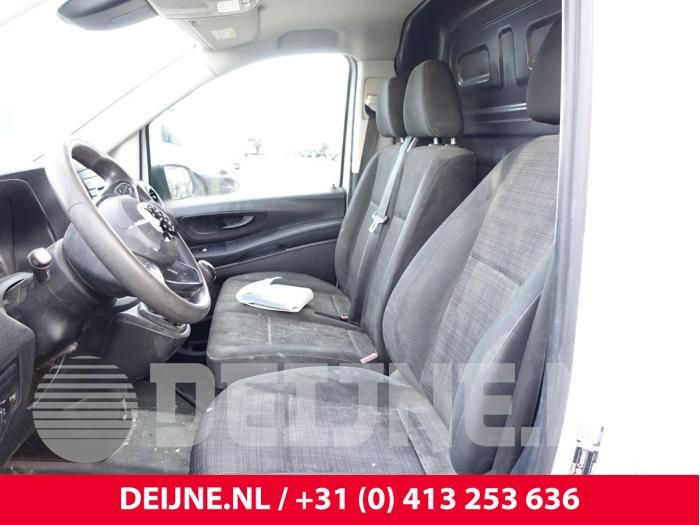 Mercedes Vito Sitz links O288569