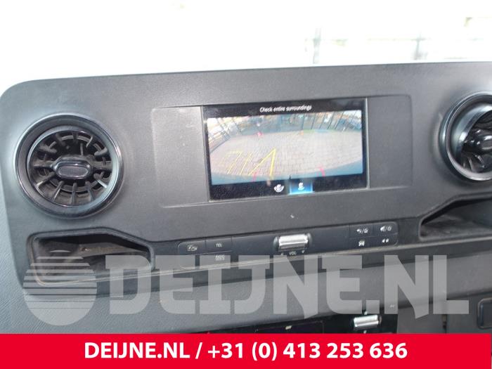 Mercedes Sprinter Displays Multi Media Anzeige O288721